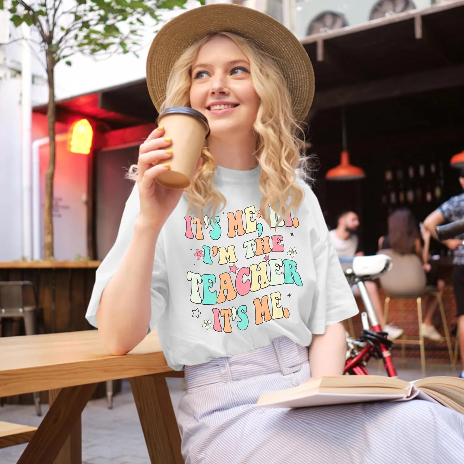 It's Me Hi I'm The Teacher It's Me Shirt Women Teacher Appreciation Gift T-Shirt Funny Teacher Lift Tee Tops